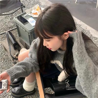 挥著翅膀的女孩